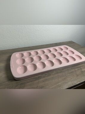 Le Creuset Stoneware Deviled Egg Platter Tray Holder Holds 24 Chiffon Pink NEW